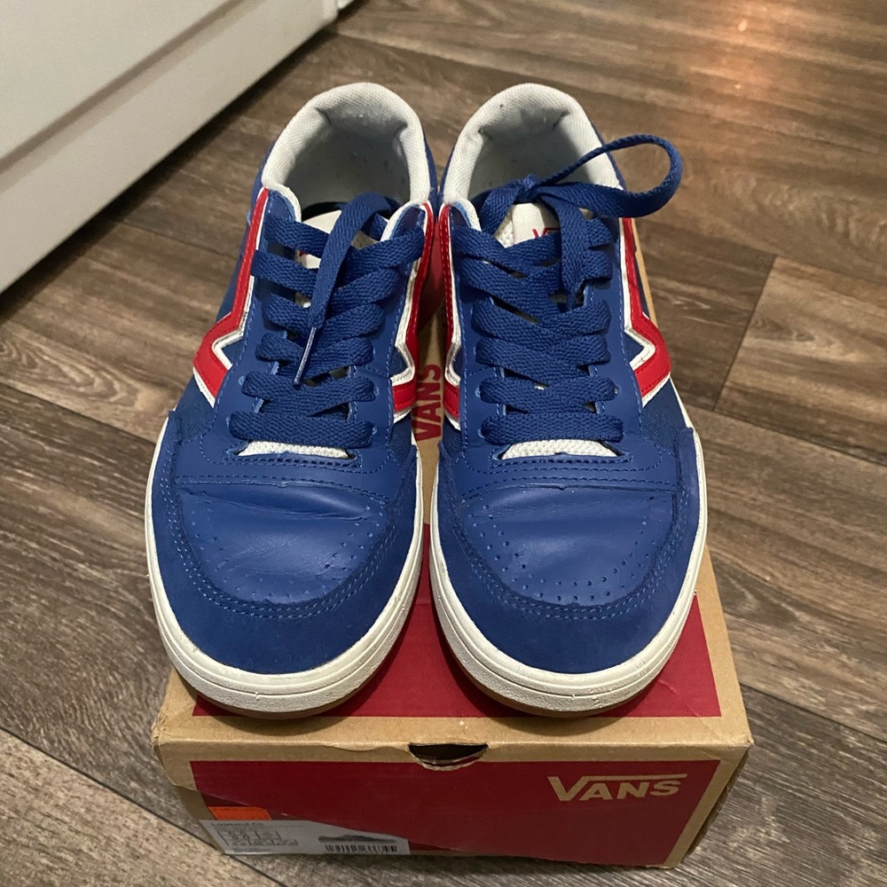 Vans size 6 1/2 in women in good condition lightly worn